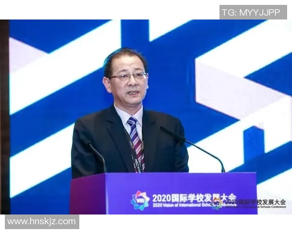 深度探讨张芳的足球人生与成长历程中的挑战与成就